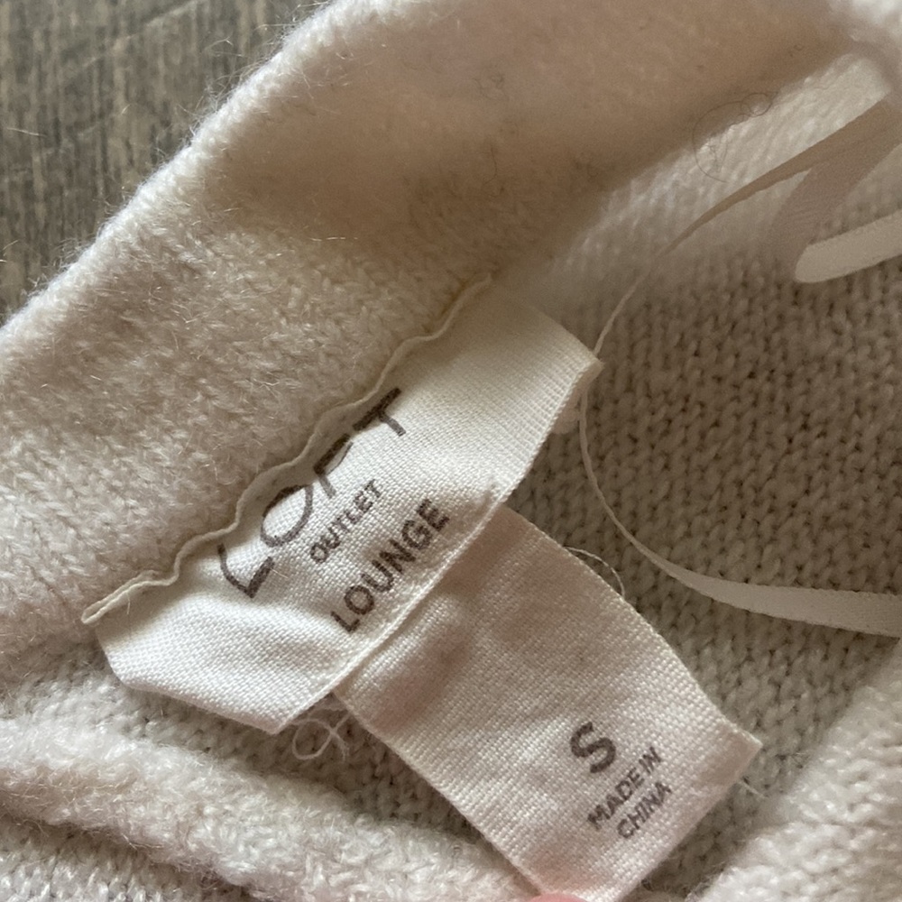 LOFT Lounge Double V Cozy Cloud Sweater - Picture 8 of 9